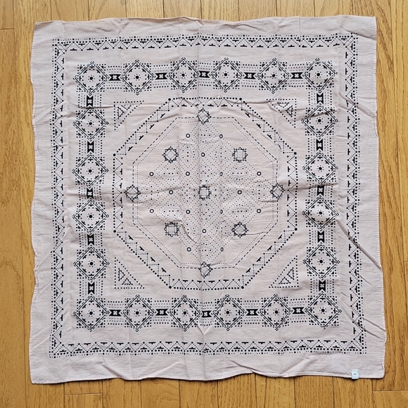 Urban Outfitters Pink Bandana - Picture 3 of 6